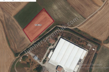 Arnavutköy Yassıörende Satılık Arsa , 1,080 M2 Yolu Var Hisseli 